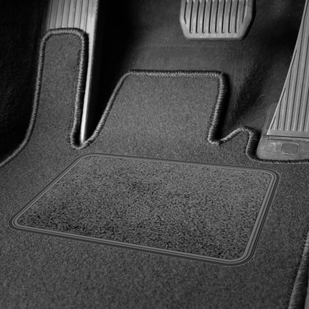 Set velours vloermatten geschikt voor Toyota RAV4 I 1994-2000 - rode afwerking