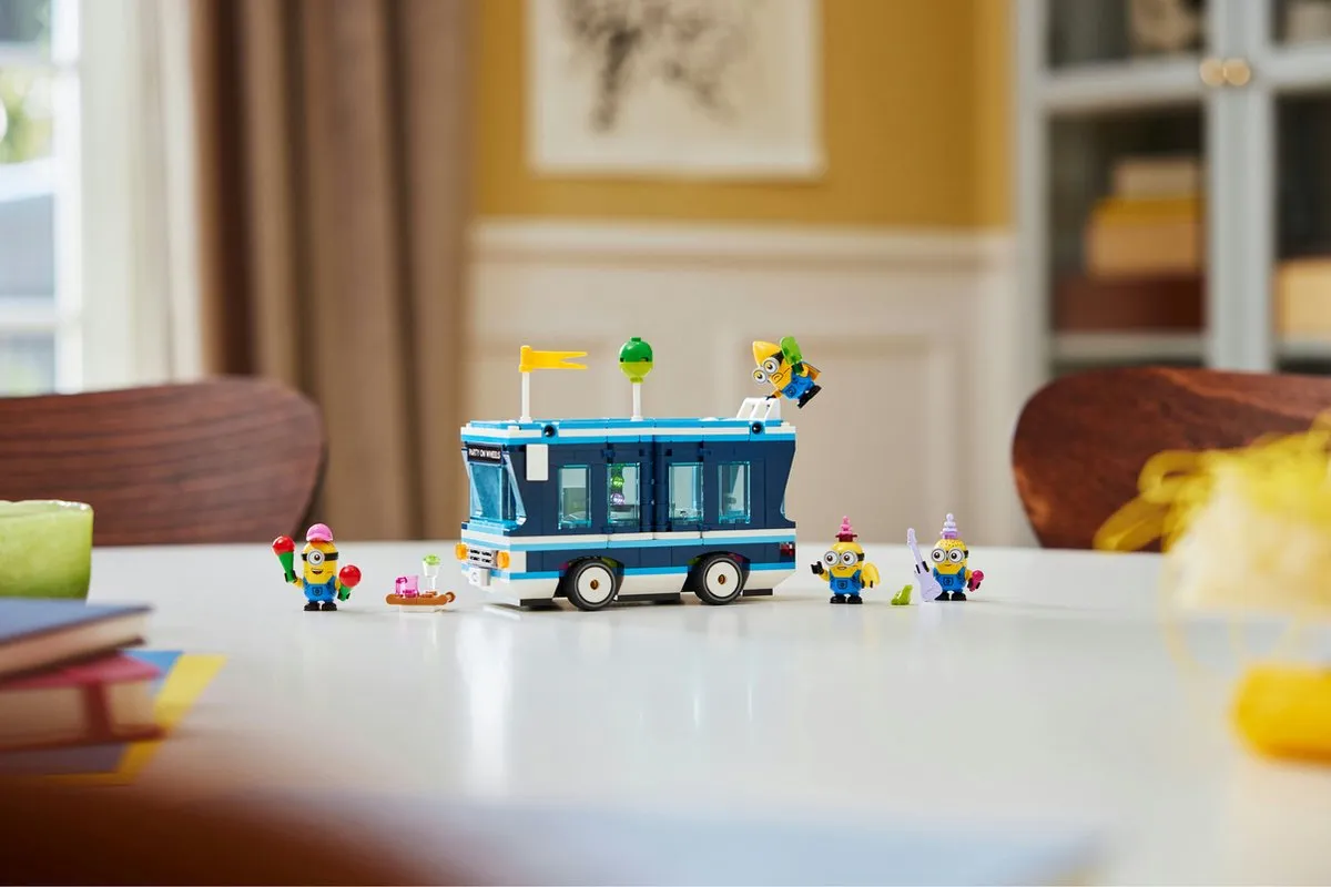 LEGO Despicable Me 4 Muzikale Feestbus 75581 - 379 Stukken