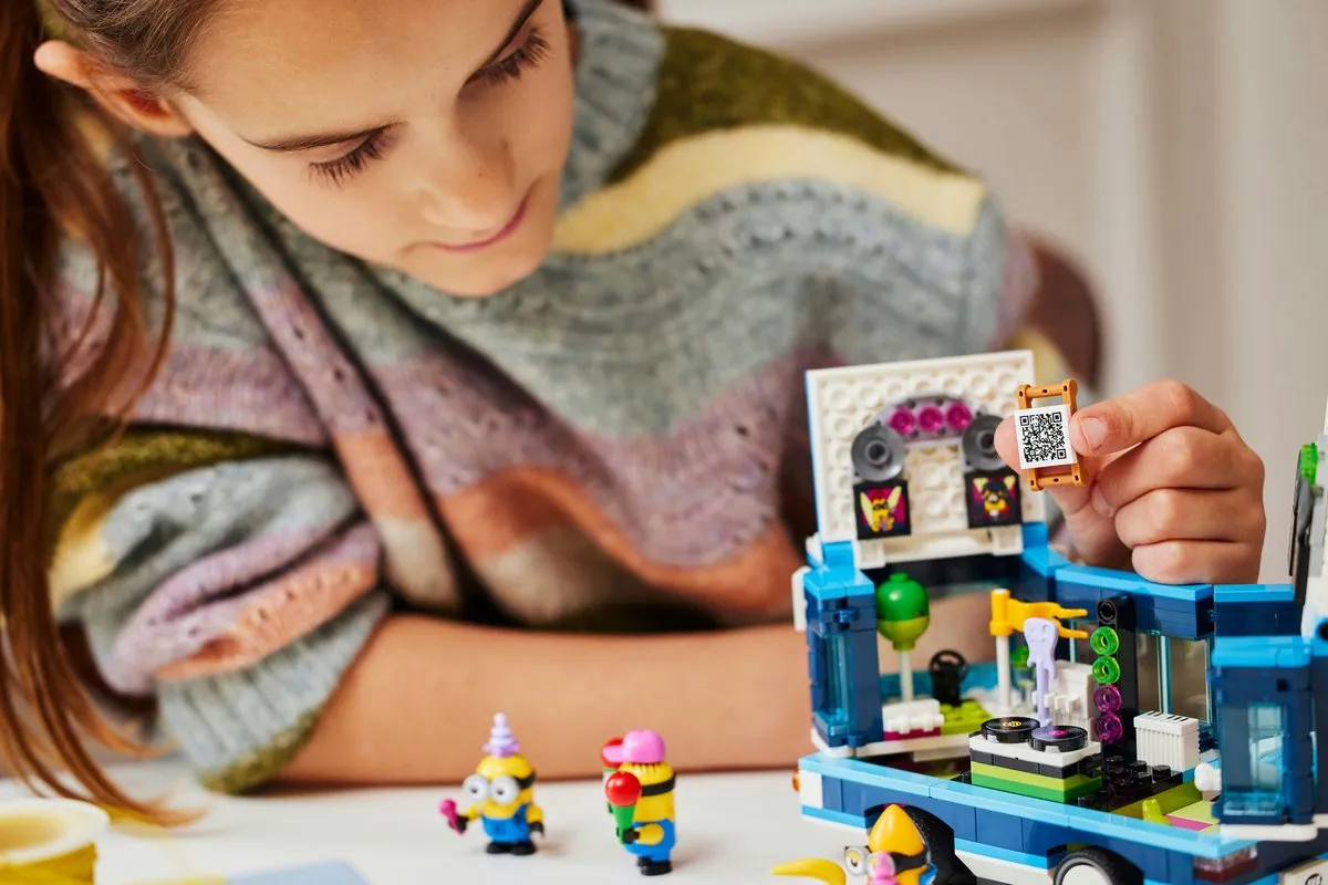 LEGO Despicable Me 4 Muzikale Feestbus 75581 - 379 Stukken