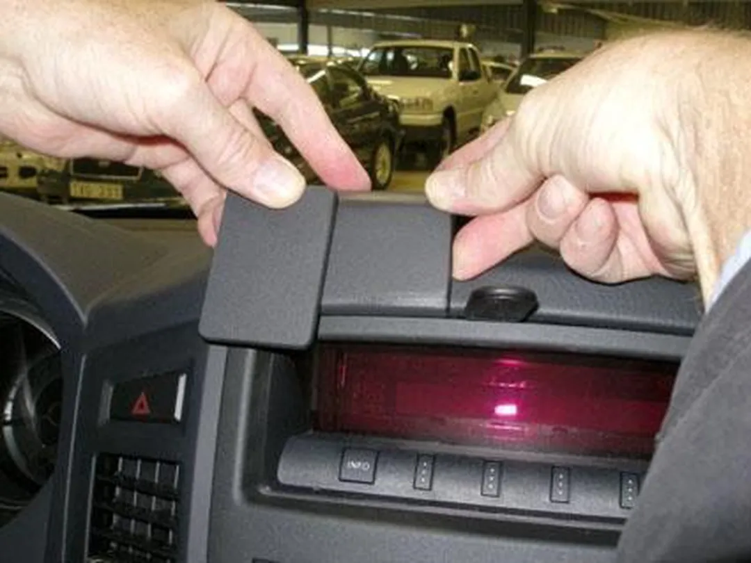 Brodit ProClip 853981 Telefoonhouder - Mitsubishi Pajero 2007-2019 - Zwart
