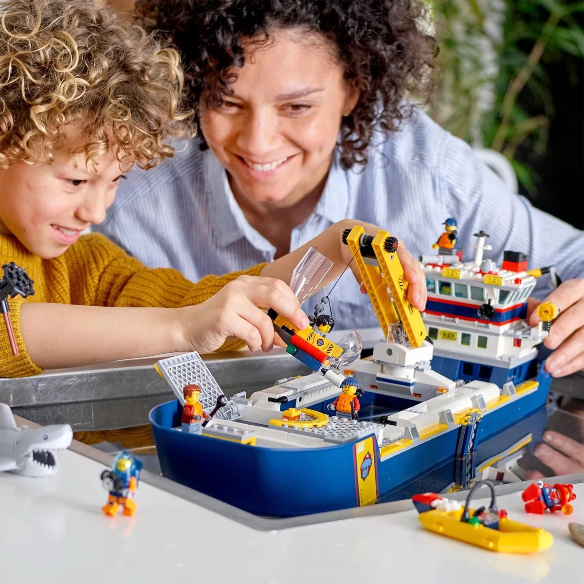 LEGO City Oceaan Onderzoeksschip 60266 - 745 Stukken