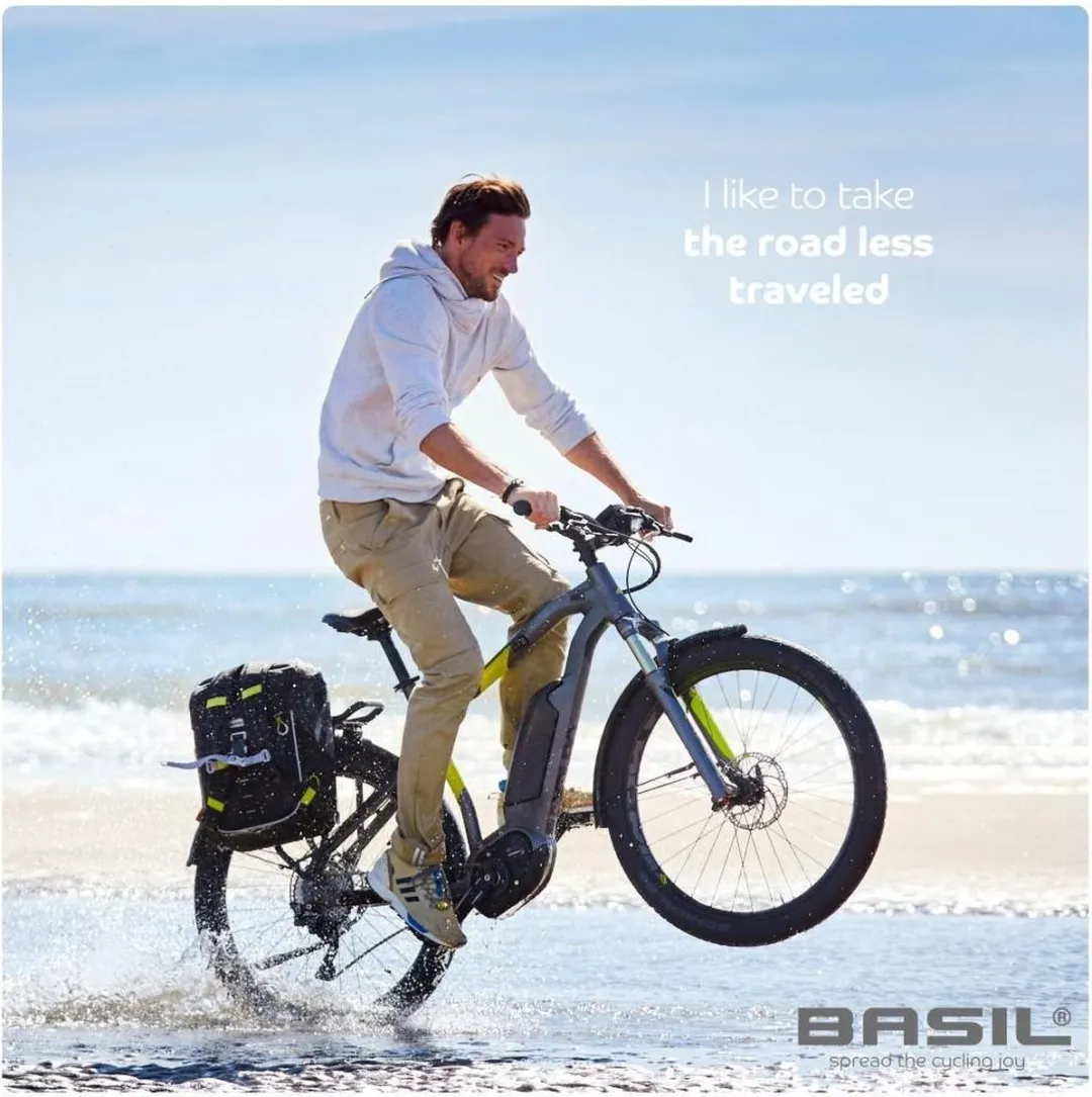 Basil Miles Daypack Fietsschoudertas 17L - Zwart/Lime