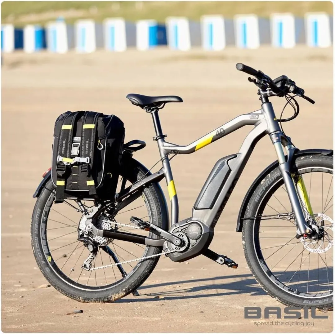 Basil Miles Daypack Fietsschoudertas 17L - Zwart/Lime
