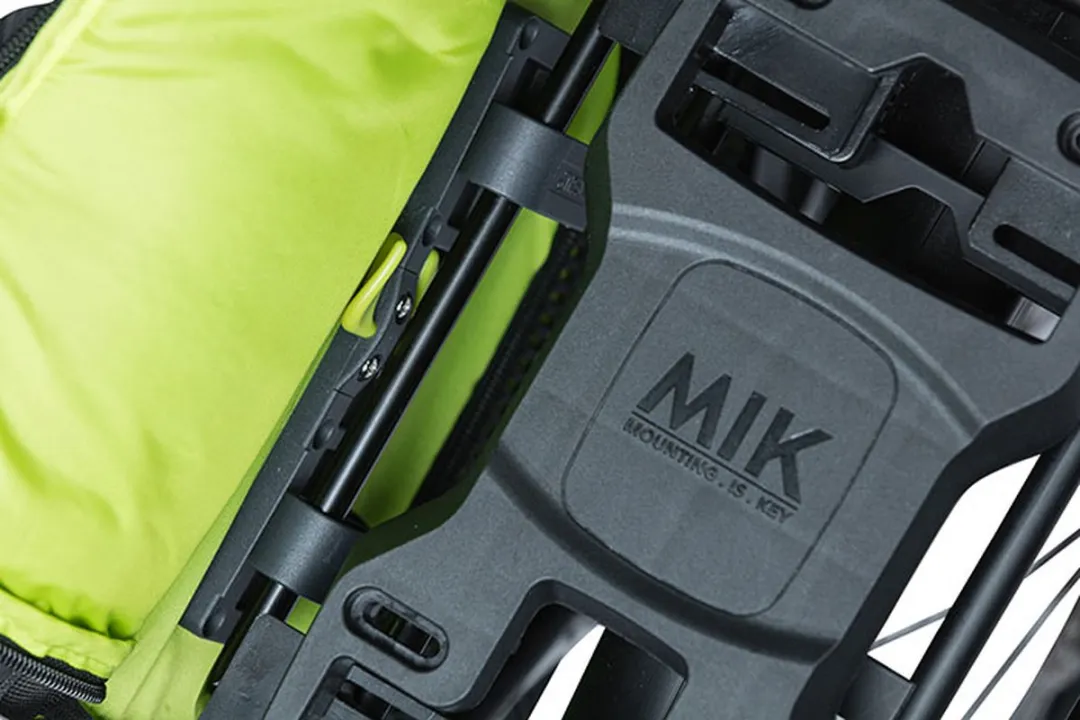 Basil MIK Pannier Bag Tubes - Zwart