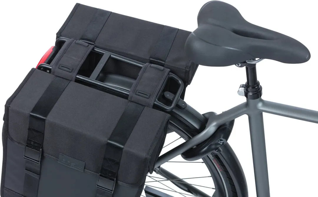 Basil Tour XL Dubbele Fietstas 35L - Zwart
