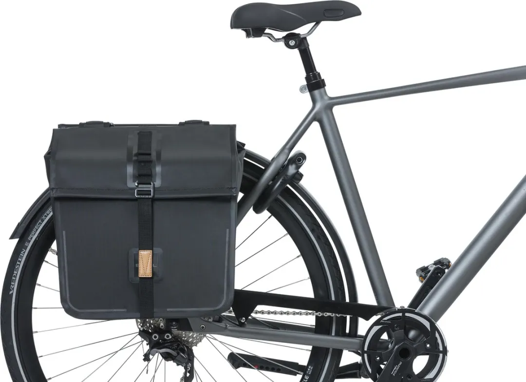 Basil Urban Dry Dubbele Fietstas 50L - Zwart