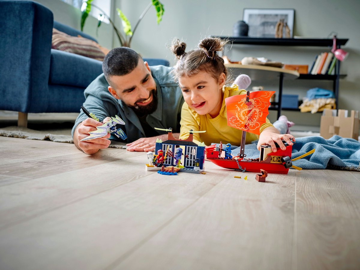 LEGO NINJAGO Legacy Laatste Tocht van Destiny's Bounty - 71749