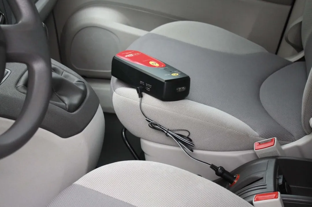 Caliber JST200 Jumpstarter - 3500mAh - 2880W - Zwart