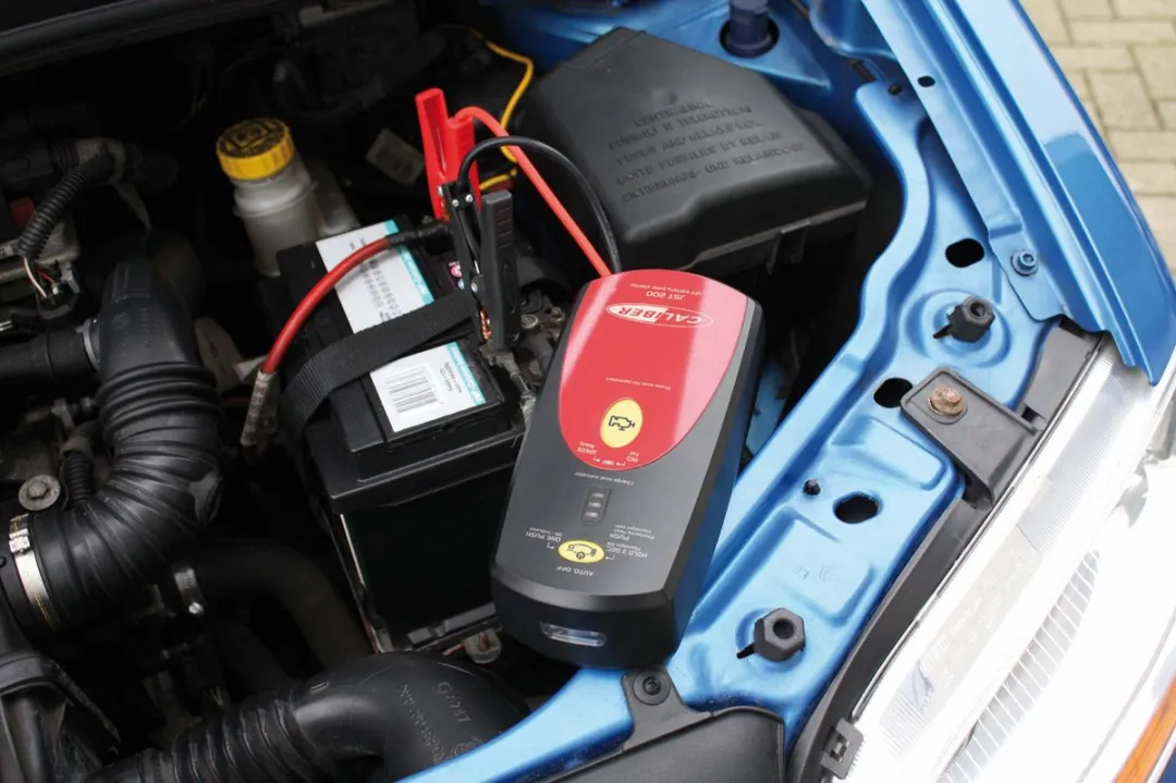 Caliber JST200 Jumpstarter - 3500mAh - 2880W - Zwart