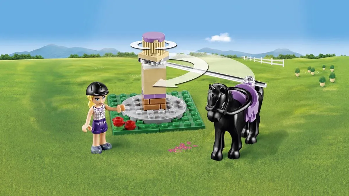 LEGO Friends Heartlake Paardrijclub 41126 - 575 Stukken