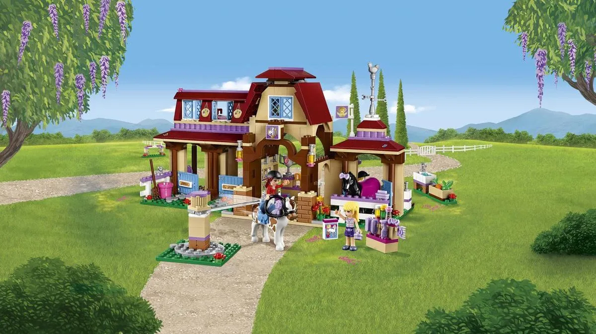 LEGO Friends Heartlake Paardrijclub 41126 - 575 Stukken