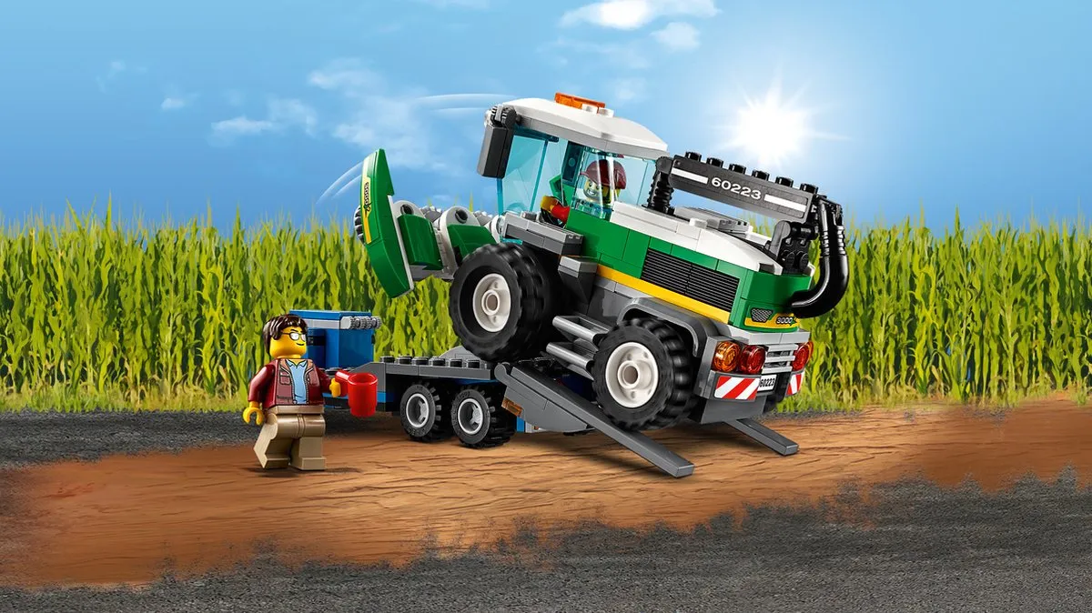 LEGO City Maaidorser Transport 60223 - 358 Stukken - 2 Minifiguren