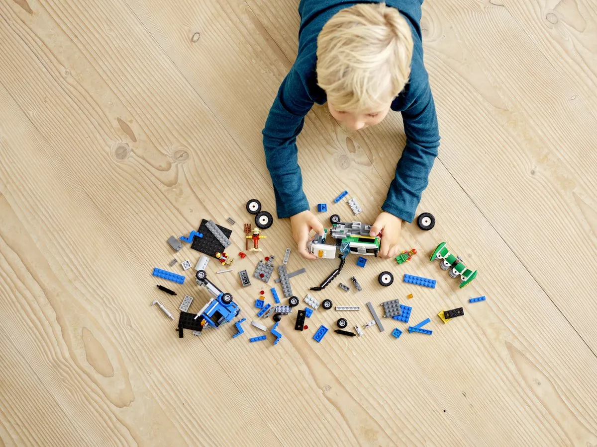 LEGO City Maaidorser Transport 60223 - 358 Stukken - 2 Minifiguren
