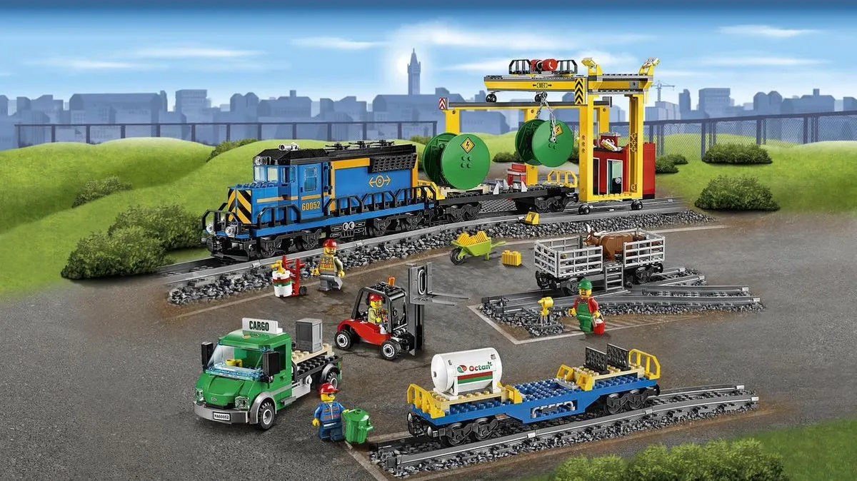 LEGO City Vrachttrein 60052 - 888 Stukken - 4 Minifiguren