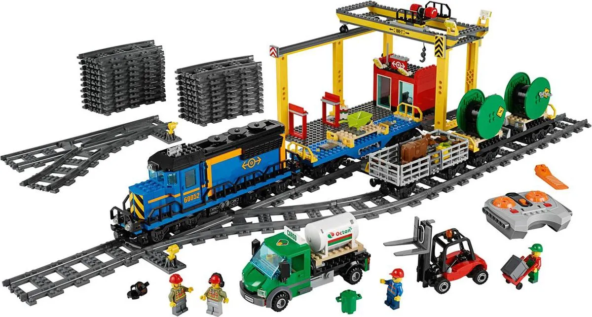LEGO City Vrachttrein 60052 - 888 Stukken - 4 Minifiguren