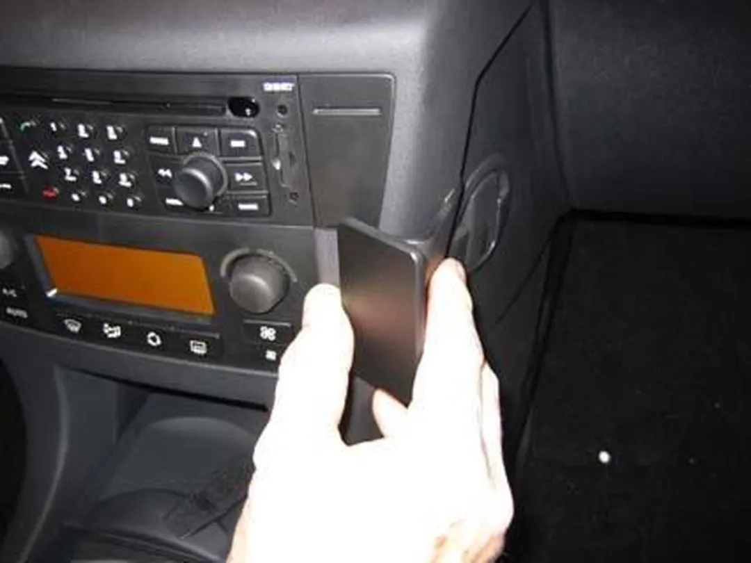 Brodit Angled Mount - Citroën C4 2005- - Zwart