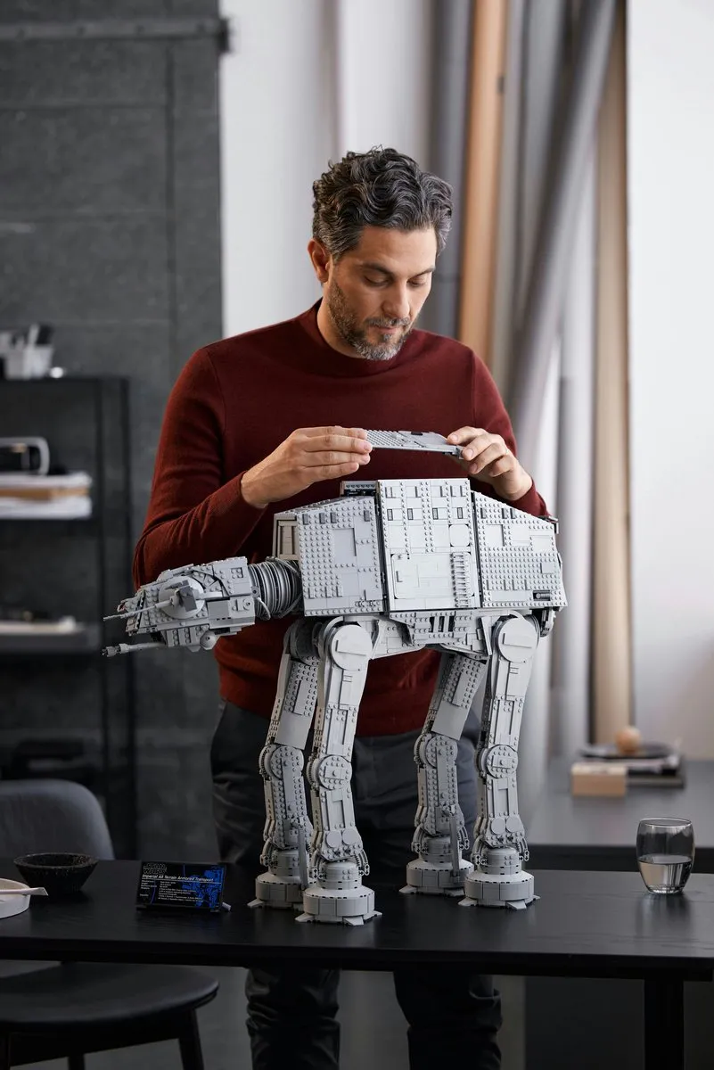 LEGO Star Wars AT-AT 75313 - 6785 Onderdelen