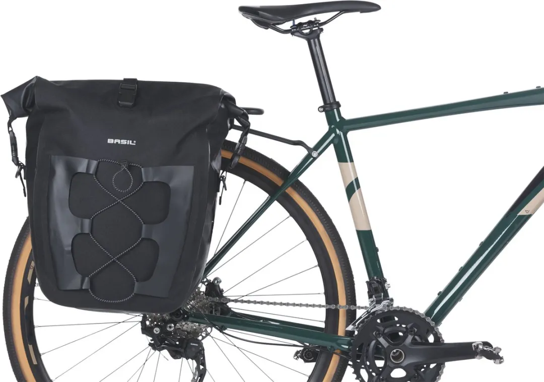 Basil Navigator Waterproof MIK StUDS Fietstas 25L - Zwart - afbeelding 6 van 6