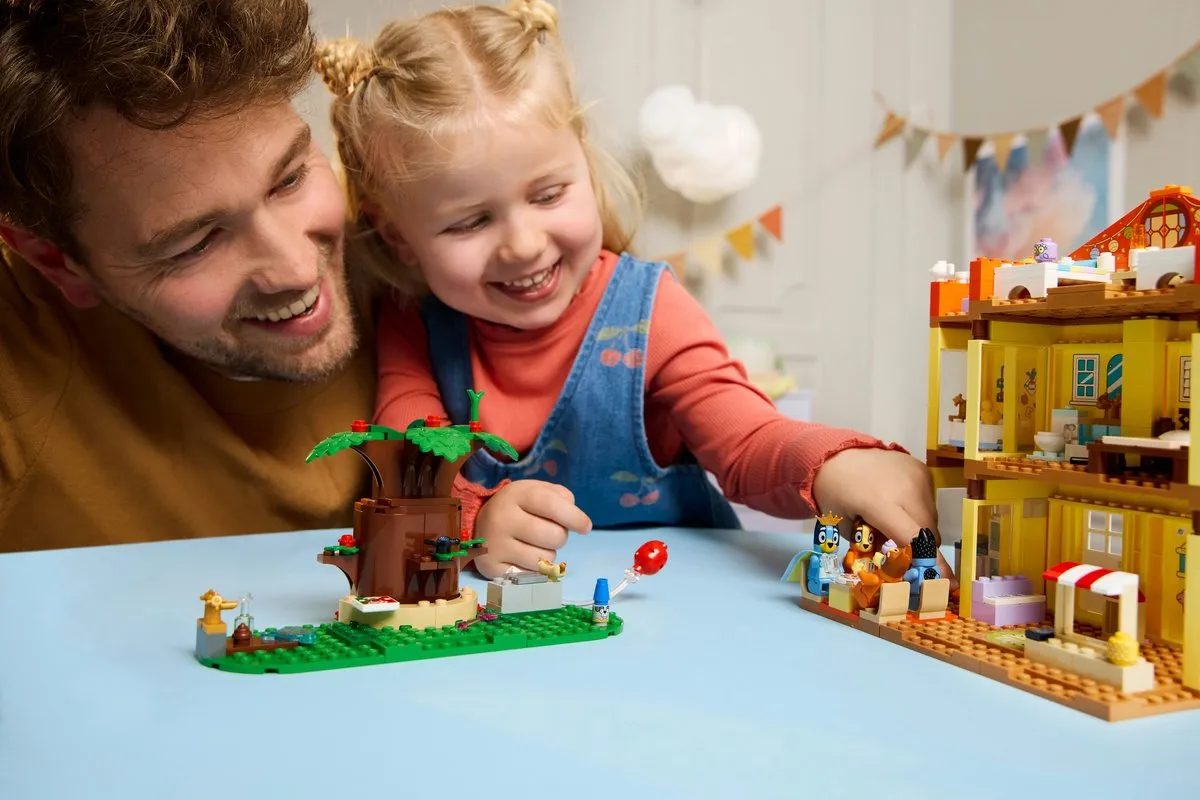 LEGO Bluey Huis van Bluey en Familie Speelset 11203 - 382 Stukken