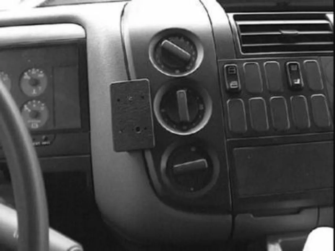 Brodit Center Mount Mercedes-Benz Atego 98-03 - Zwart