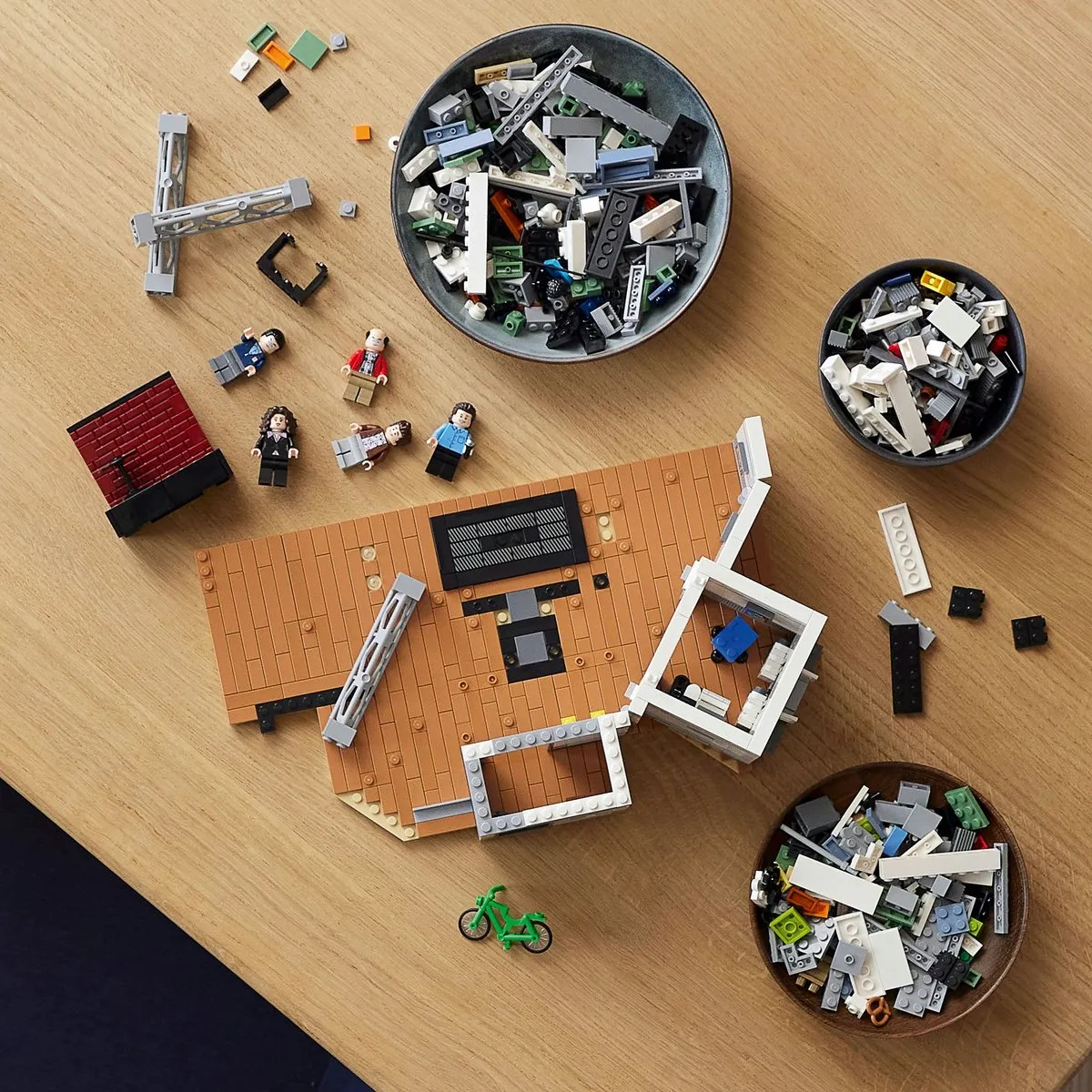 LEGO Ideas Seinfeld 21328 - 1326 Stenen - 5 Minifiguren - Multikleur