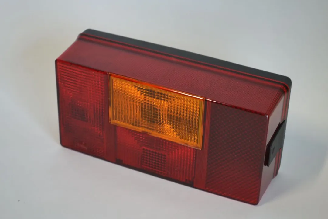 Hella Achterlicht Rechts - 210x108x65mm - Oranje/Rood/Zwart