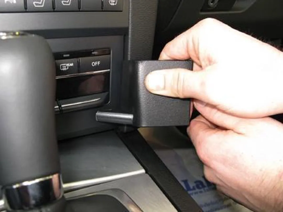 Brodit Angled Mount 854460 - Mercedes E-Klasse Coupé/Convertible 200-2010 - Zwart