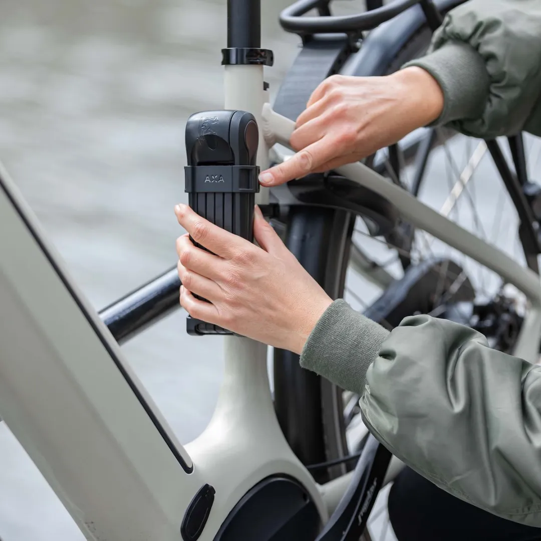 AXA Fold / Fold Pro 100 Houder – Framehouder voor Vouwsloten – Montage via Bidonnokken of Strips – Zwart