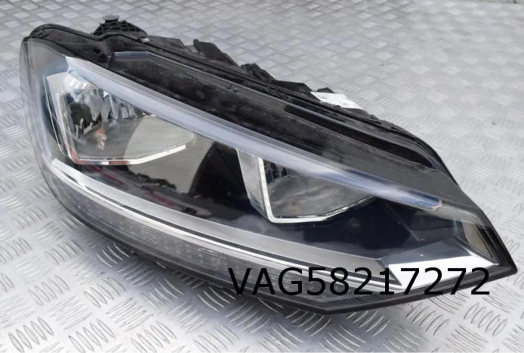 Volkswagen Touran Koplamp Rechts Halogeen 5TB941006
