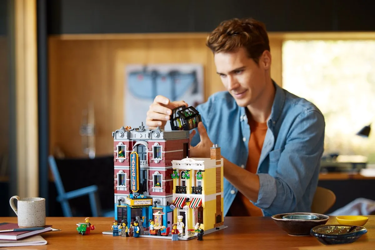 LEGO 10312 Jazz Club - 2899 Stukken - afbeelding 6 van 6