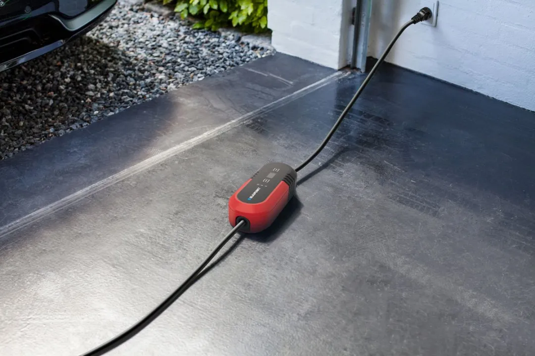 Blaupunkt P1PM2T2 Mobiel Laadstation Type 2 7.4kW - Zwart/Rood