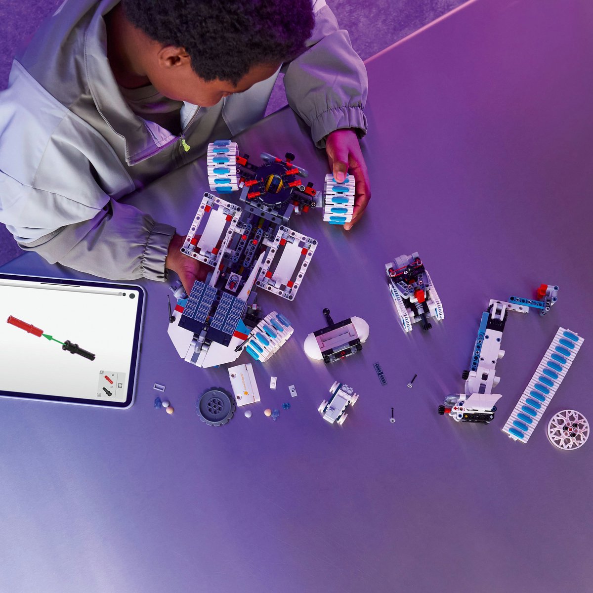 LEGO® Technic Lunar Outpost™ Maanrover Ruimtevoertuig - 42211