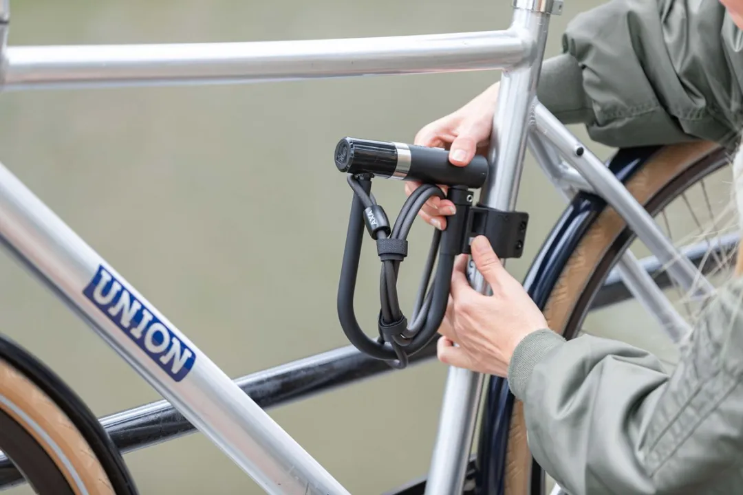 AXA Newton Mini Beugelslot 14mm - 15cm - Zwart