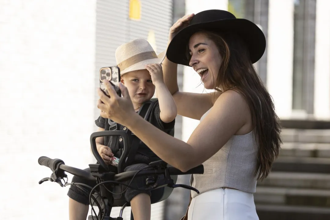 Bobike Exclusive Evolve Mini Voorste Kinderzitje - Bruin - Max 15 kg