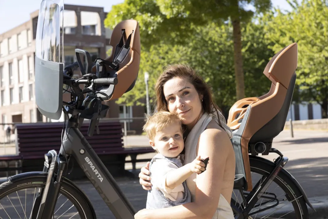 Bobike Exclusive Evolve Mini Voorste Kinderzitje - Bruin - Max 15 kg