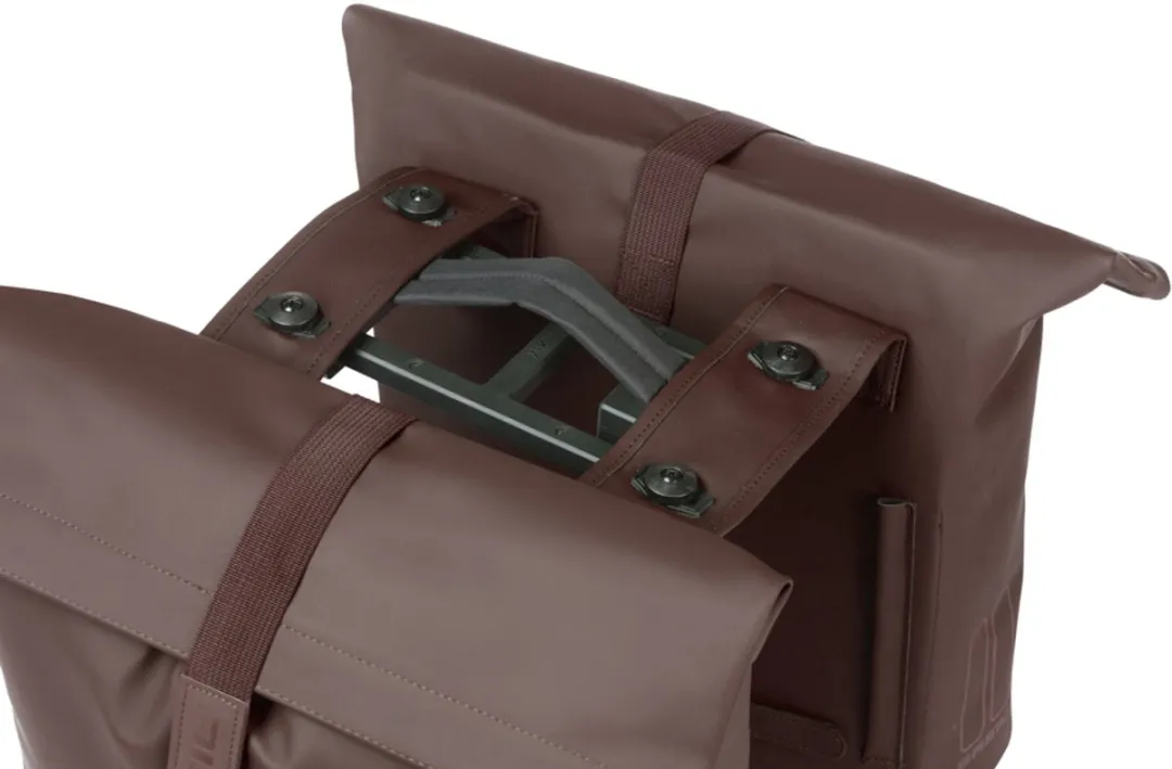 Basil City Dubbele Fietstas 32L - Roasted Brown - MIK Adapterplaat