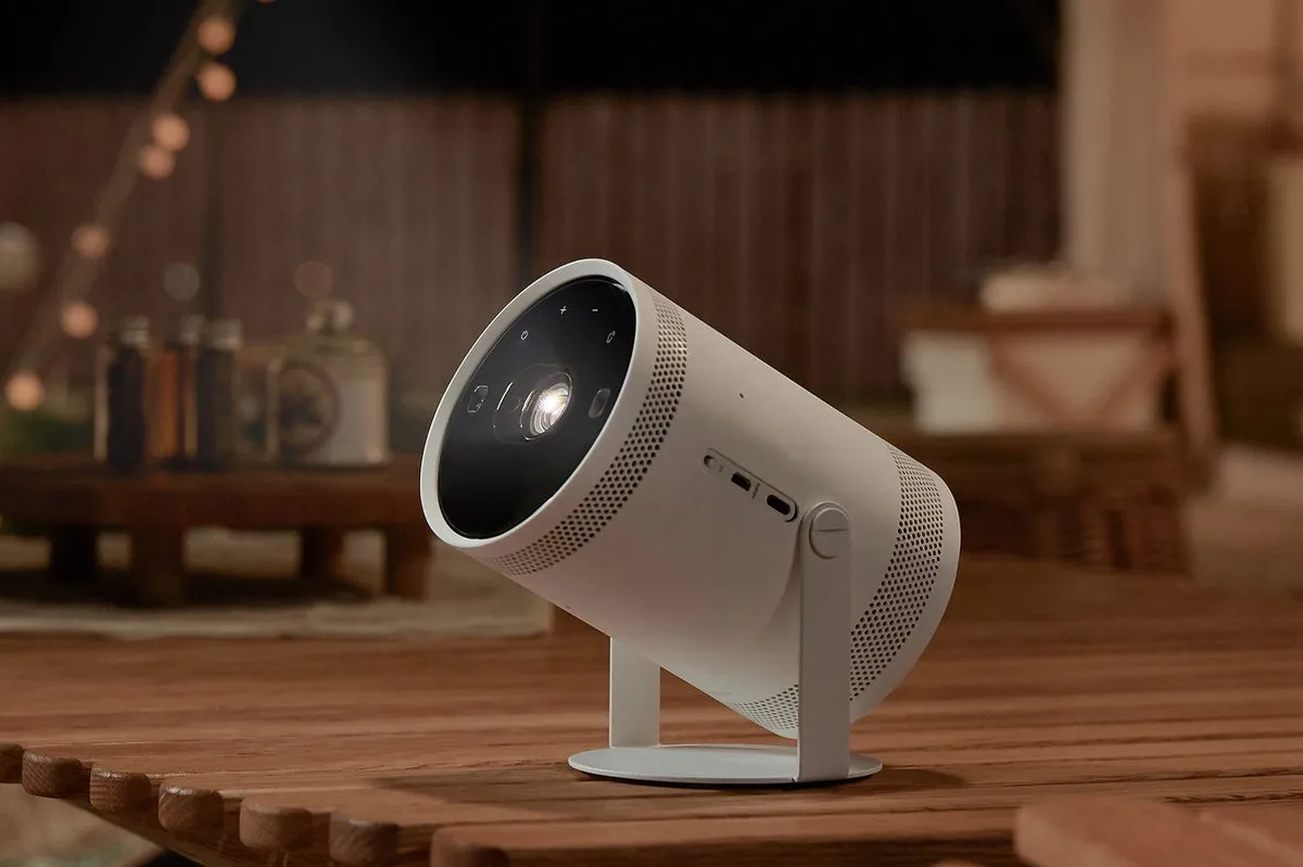 Samsung The Freestyle 2nd Gen Mini Beamer Wit