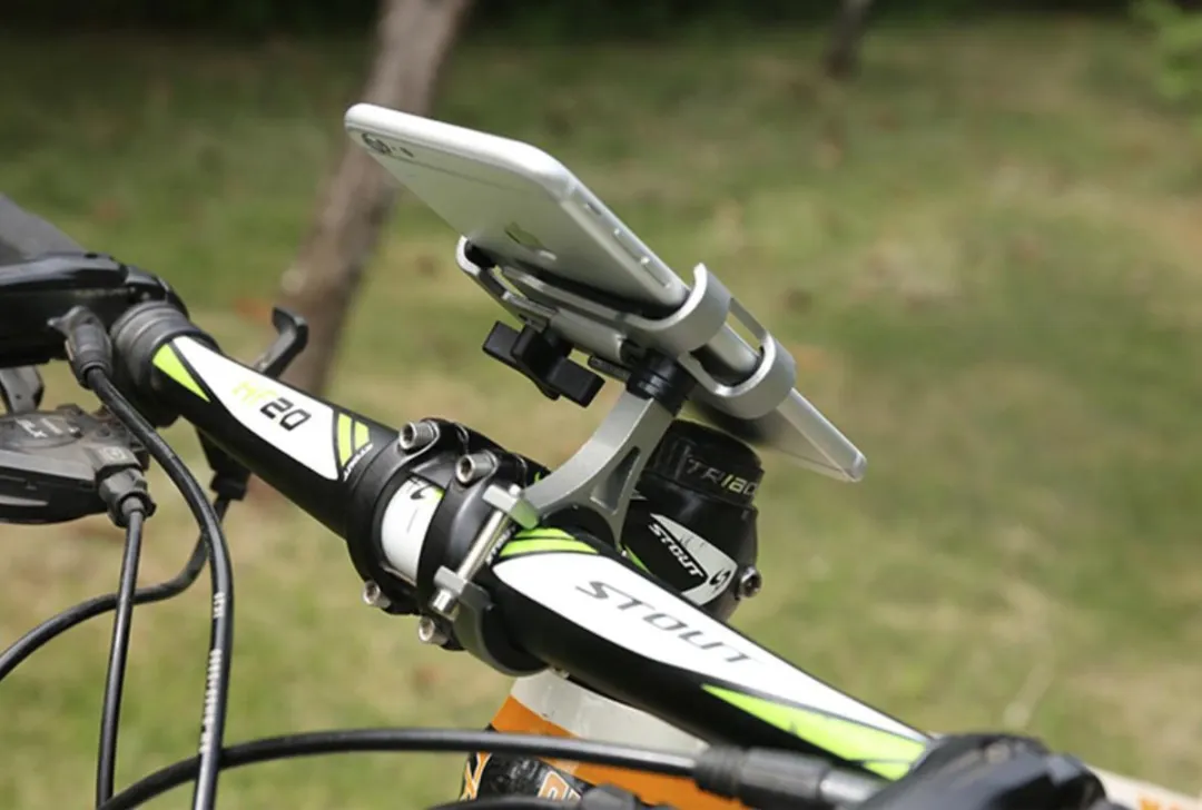 Voltano Telefoonhouder Fiets - Zwart - 360° Draaibaar - 6,8-9,2cm