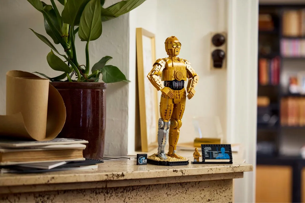 LEGO Star Wars C-3PO Bouwpakket - 1138 Stukken - 2 Minifiguren - Multicolor