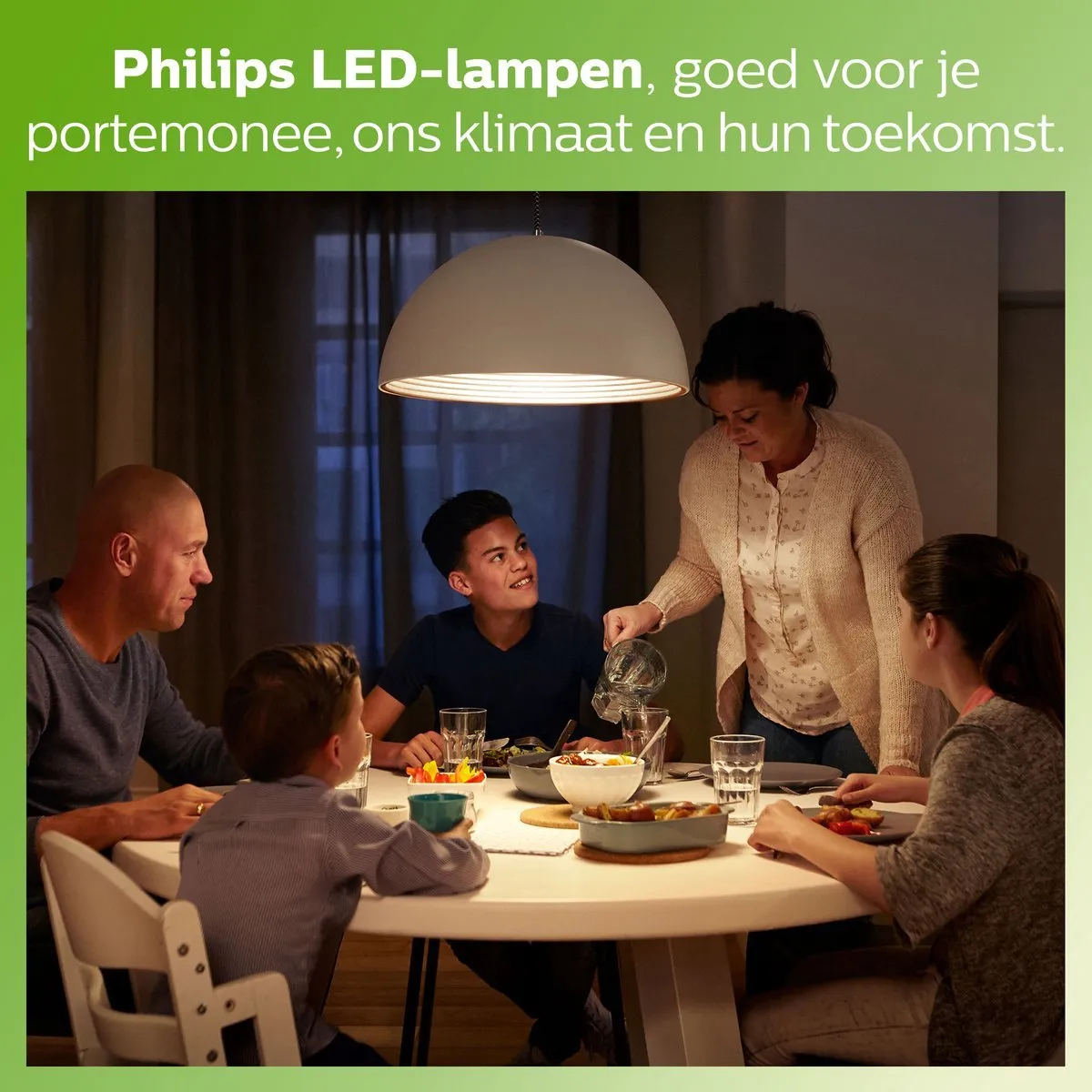 Philips Voordeelverpakking - E27 - LED Standaardlamp met Schemersensor - Mat - 60W - Niet Dimbaar - Warmwit Licht - Set van 4 Stuks