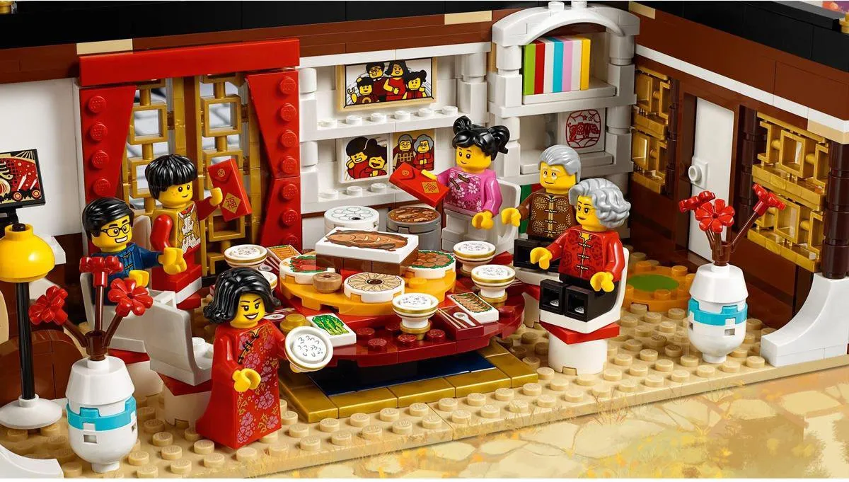 LEGO Chinese New Year's Eve Dinner 615 Stukken - 6 Minifiguren