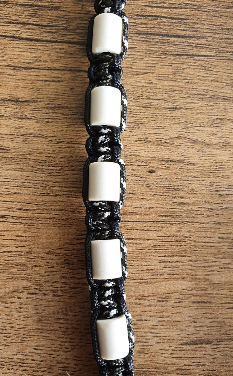 De kleine Dierenwinkel Anti-Tekenband EM Kralen - Zwart 30-40cm