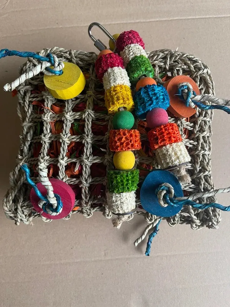 Parrots Toys Deluxe Forage Square