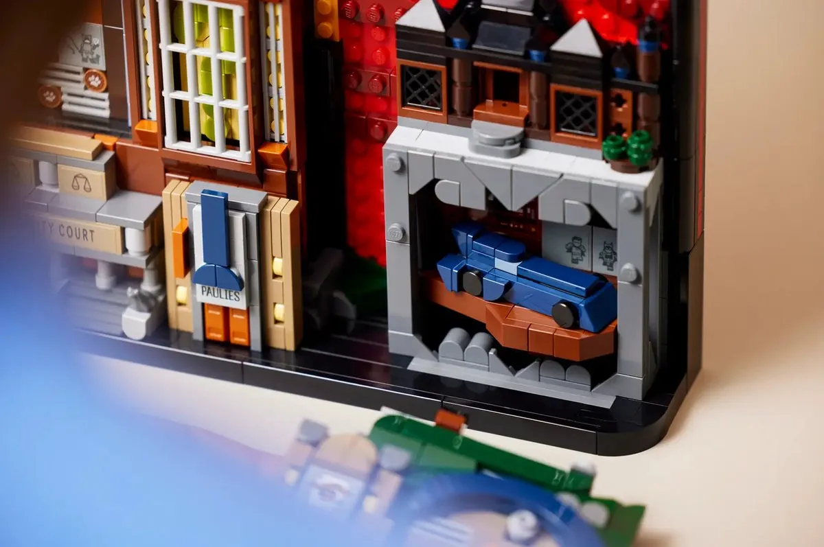 LEGO Batman 76271 Set - 4210 Stukken - 4 Minifiguren - Meerkleurig