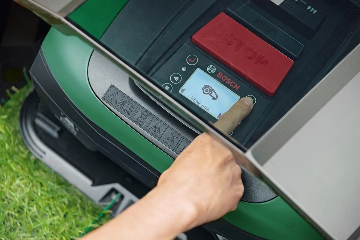 Bosch Indego S 500 Robotmaaier -  Voor gazons tot 500 m2 - Incl. laadstation en accessoires