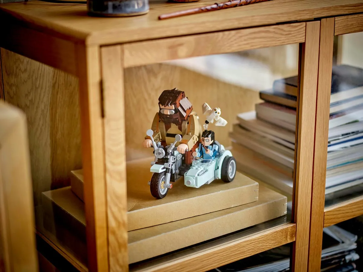 LEGO Harry Potter Hagrid en Harry's Motor 76443 - 617 Stukken