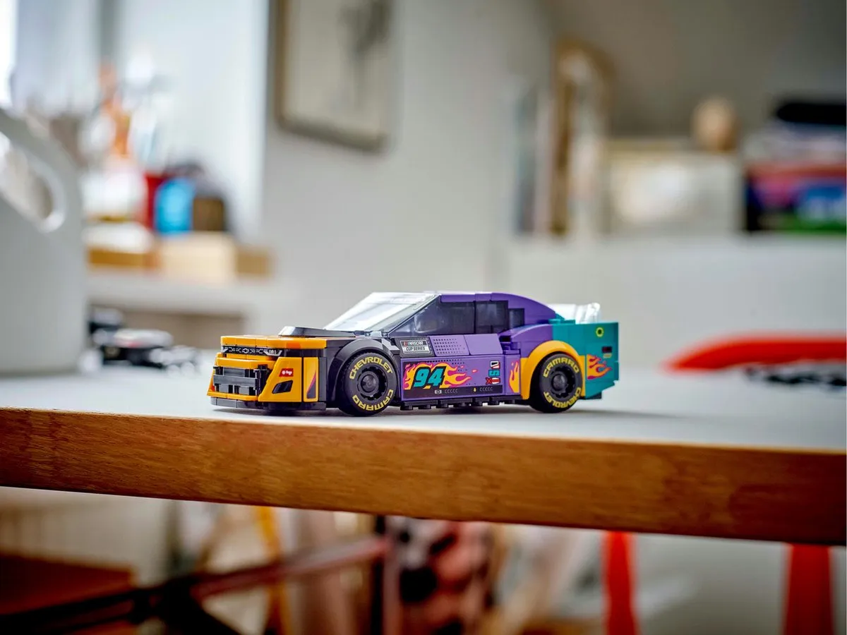 LEGO Speed Champions NASCAR Chevrolet Camaro ZL1 76935 - 328 Stukken