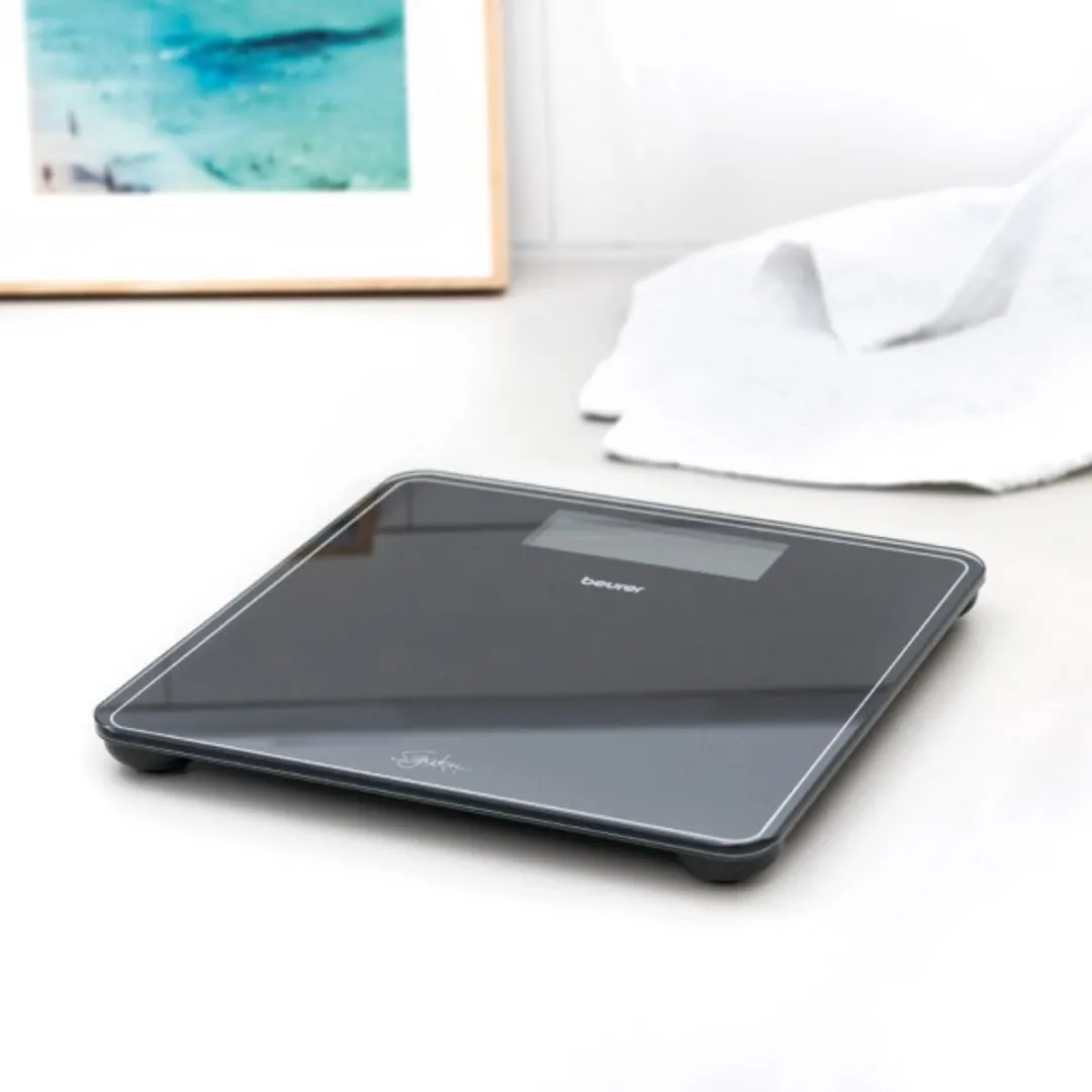 Beurer GS 400 SignatureLine Personenweegschaal – Digitaal & Stijlvol – Tot 200 kg – Quick Start voor Direct Wegen – Veiligheidsglas (31 x 31 cm) – Verlicht XL Display met Grote, Goed Leesbare Cijfers – Incl. Batterijen – 5 Jaar Garantie – Zwart