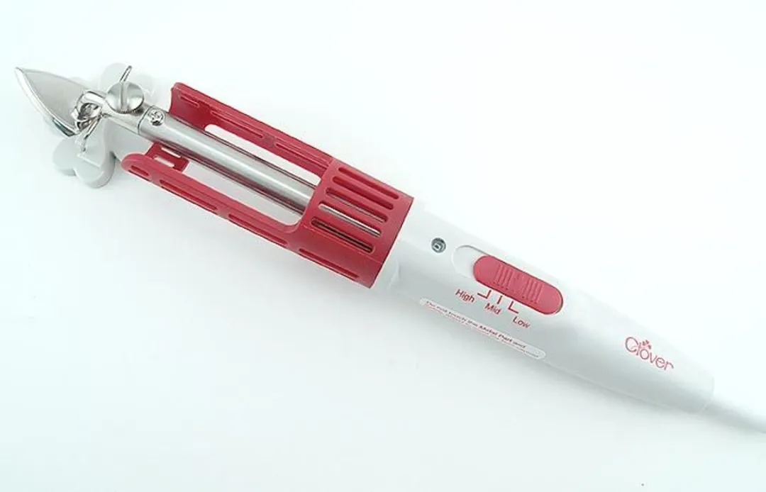 Clover 8003EU Mini Strijkijzer - 25W - Ecru/Rood/Metallic