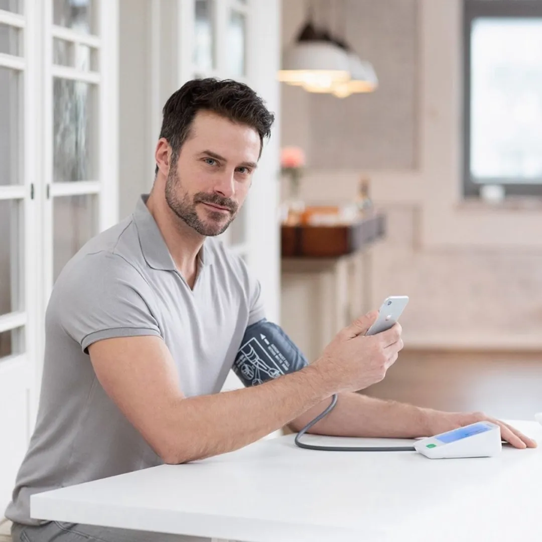 medisana BU 584 connect Oberarm-Blutdruckmessgerät weiß